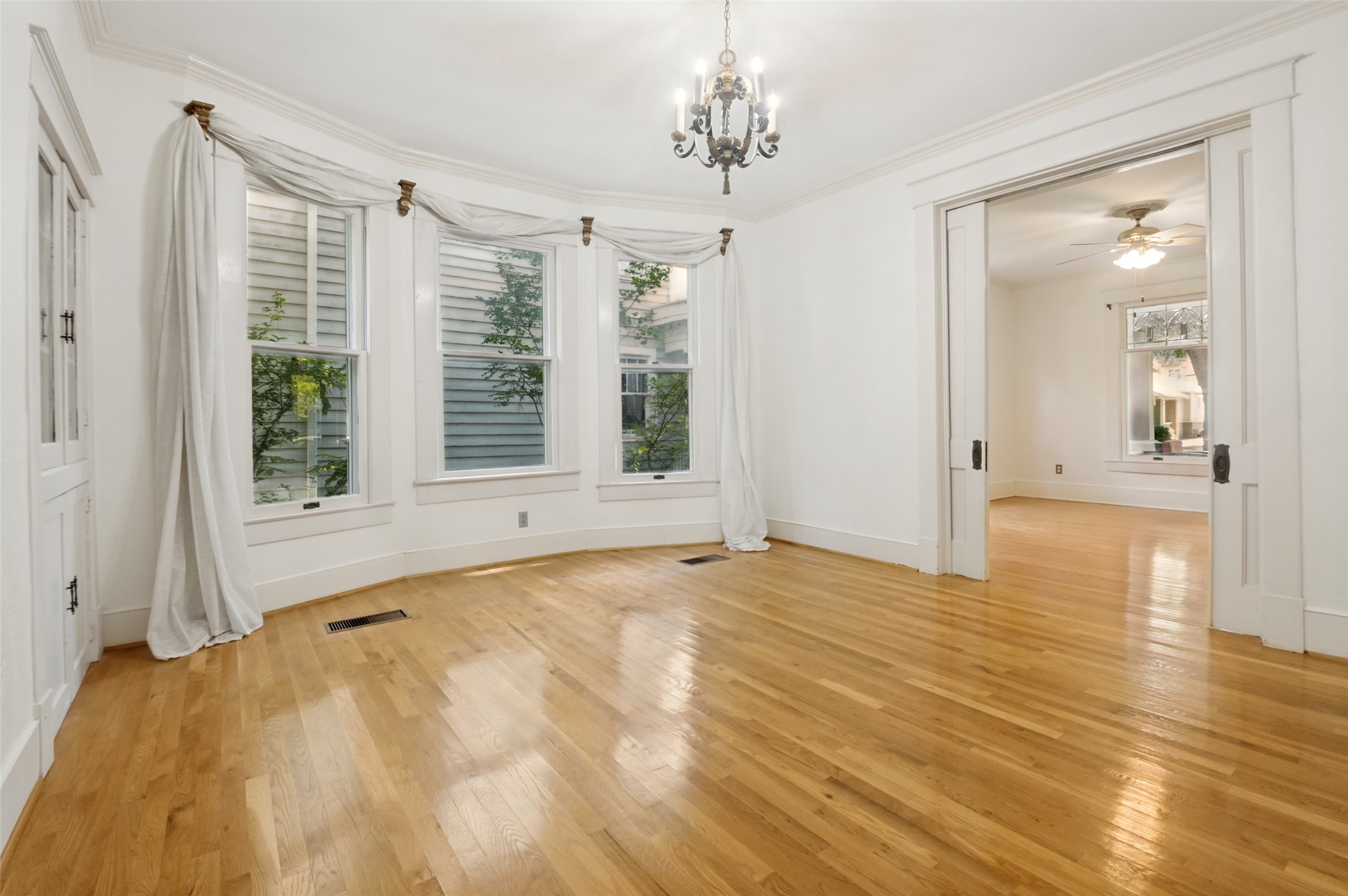 111 S Willomet Avenue Dallas TX 75208
