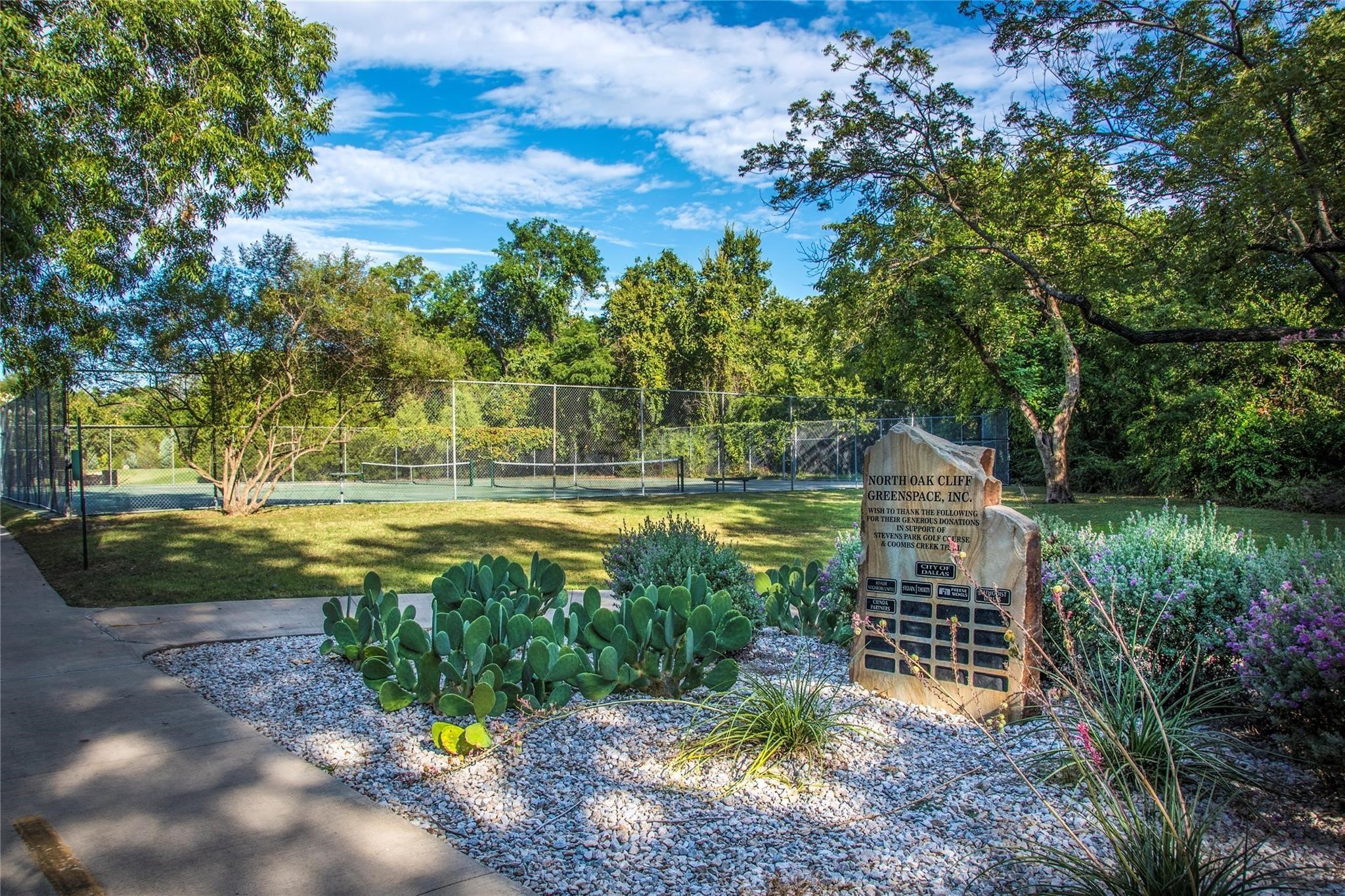 111 S Willomet Avenue Dallas TX 75208