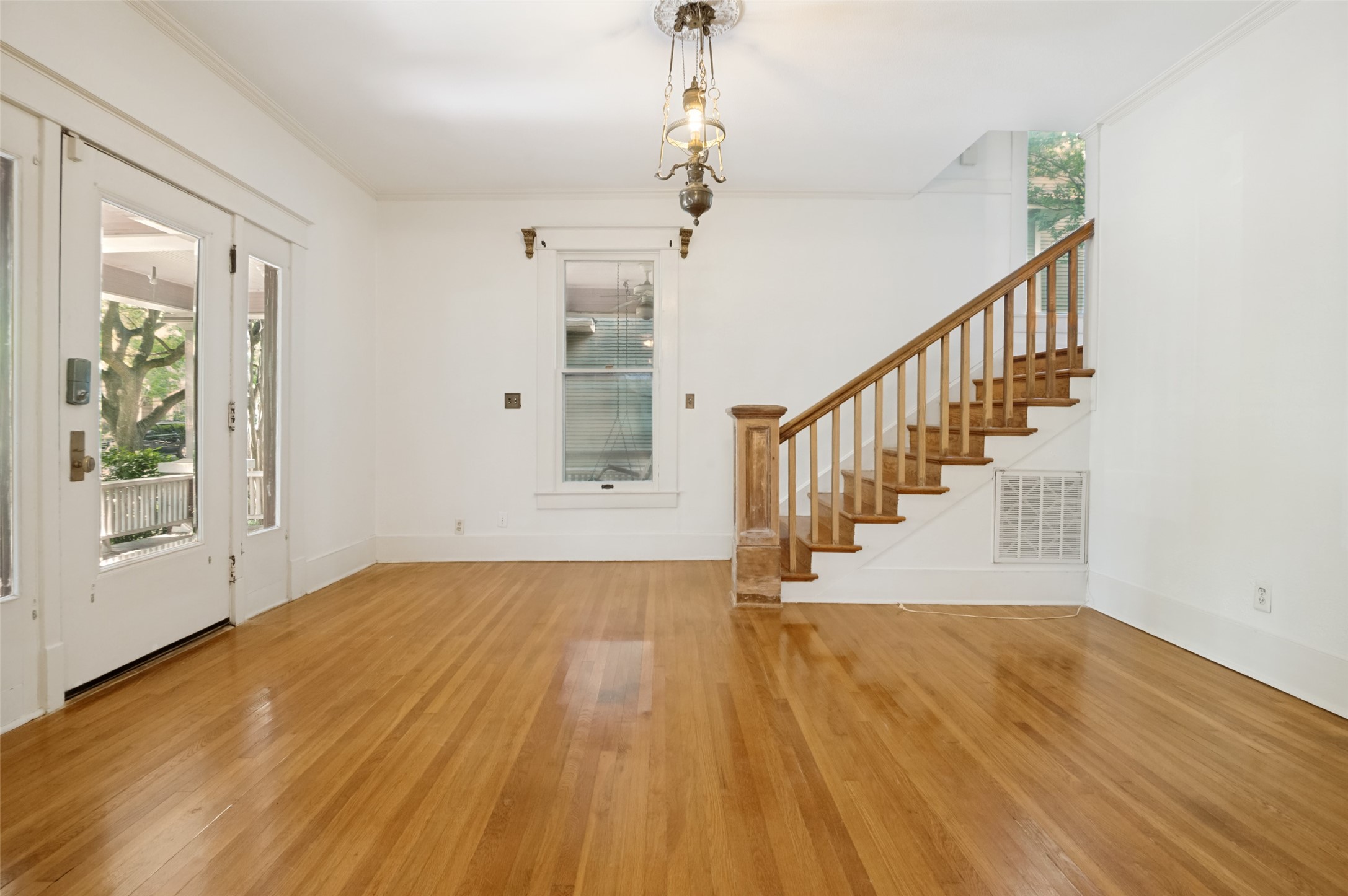 111 S Willomet Avenue Dallas TX 75208