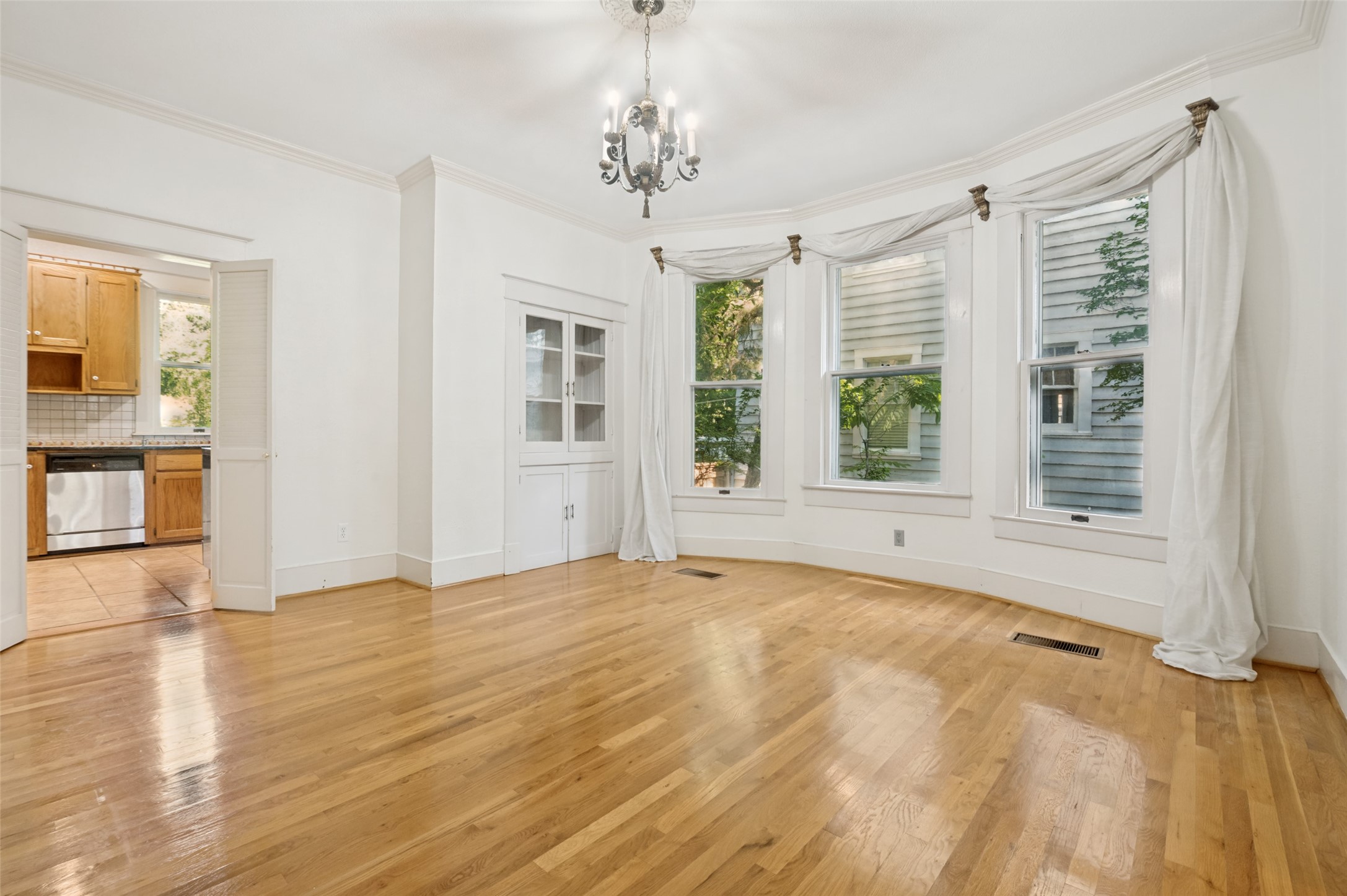111 S Willomet Avenue Dallas TX 75208