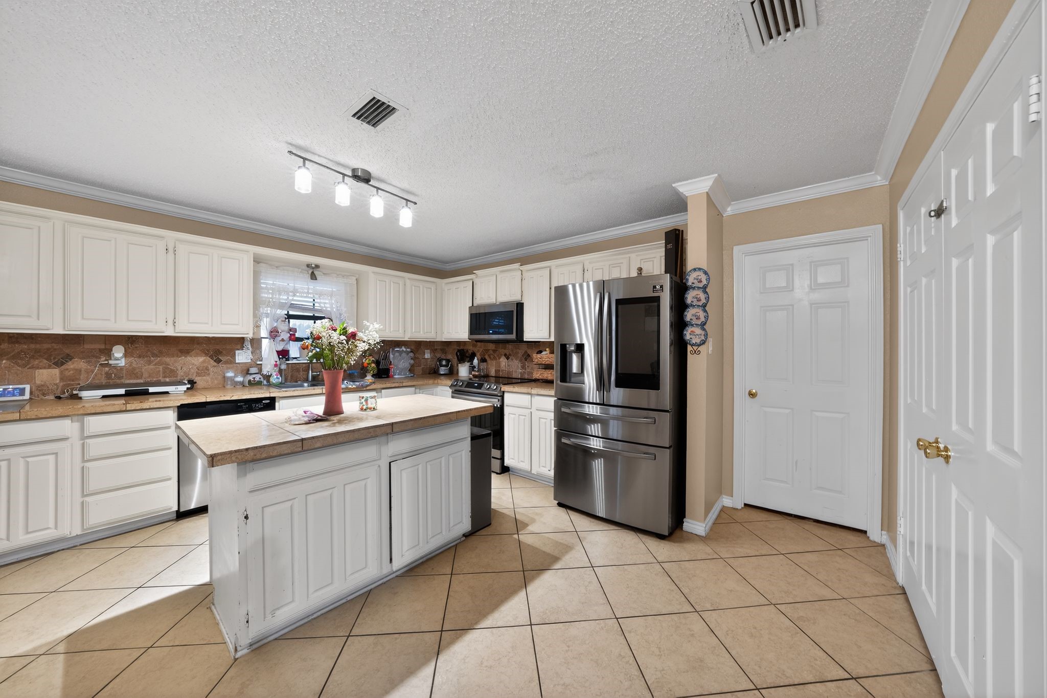 2545 Forest Creek Drive Fort Worth TX 76123