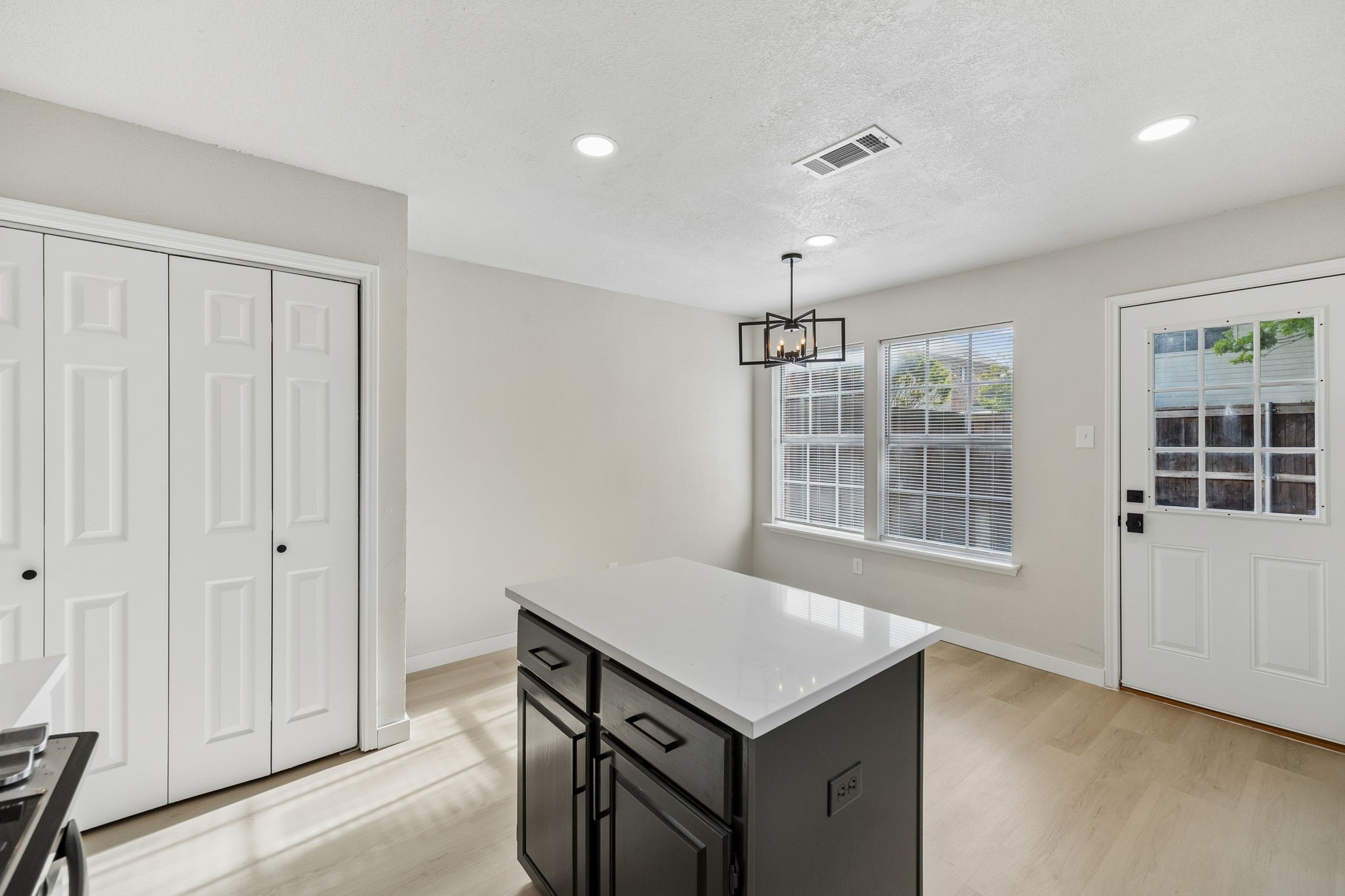 6207 Gray Wolf Trail Dallas TX 75252