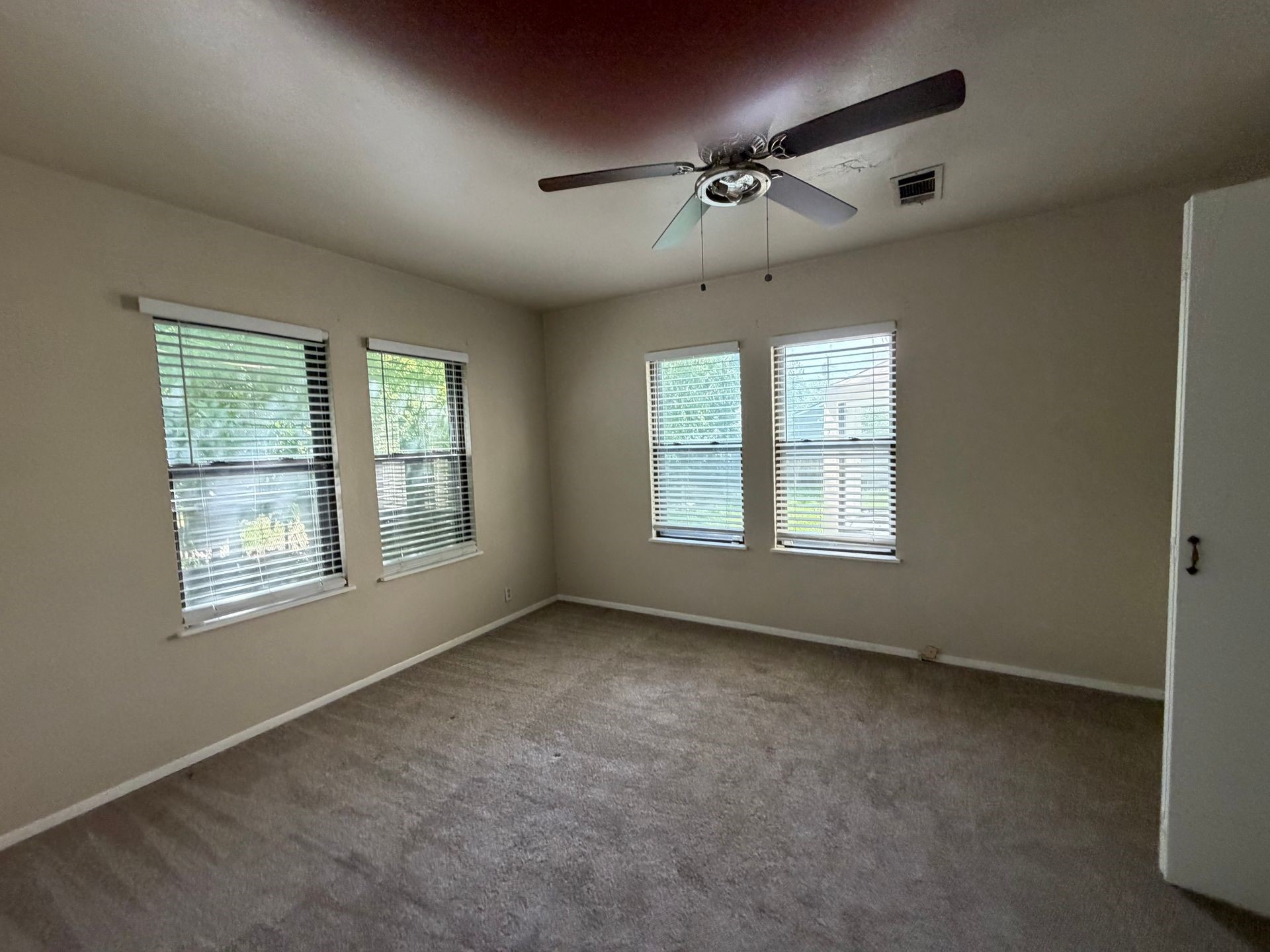 1404 E Tennie Street Gainesville TX 76240