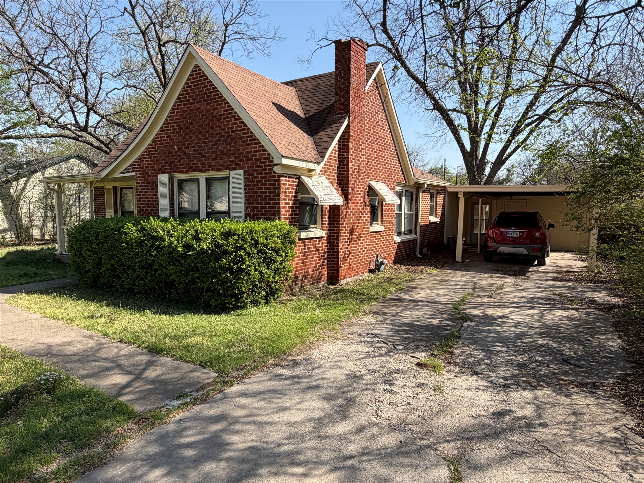 1404 E Tennie Street Gainesville TX 76240