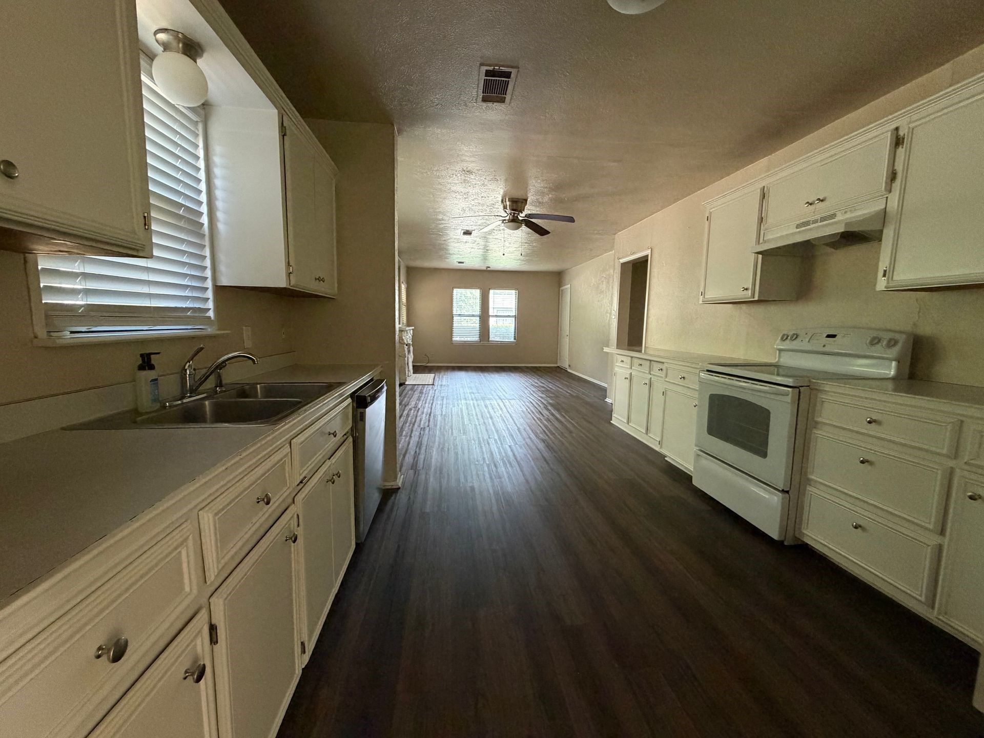 1404 E Tennie Street Gainesville TX 76240