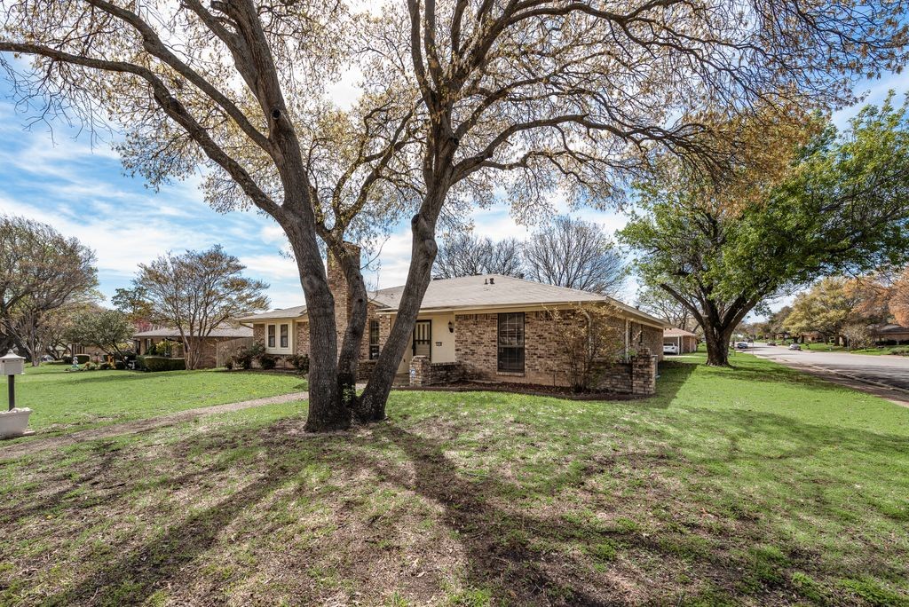 1038 Florence Drive Duncanville TX 75116