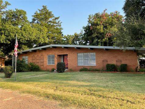 1204 W Custer Street Seymour TX 76380