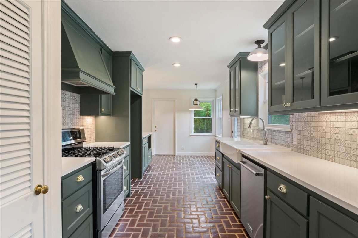 425 White Hall Road Woodway TX 76712