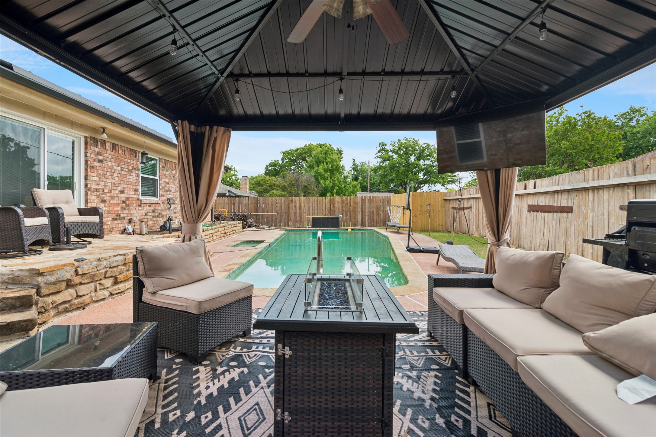 5214 Rustle Leaf Drive Arlington TX 76017