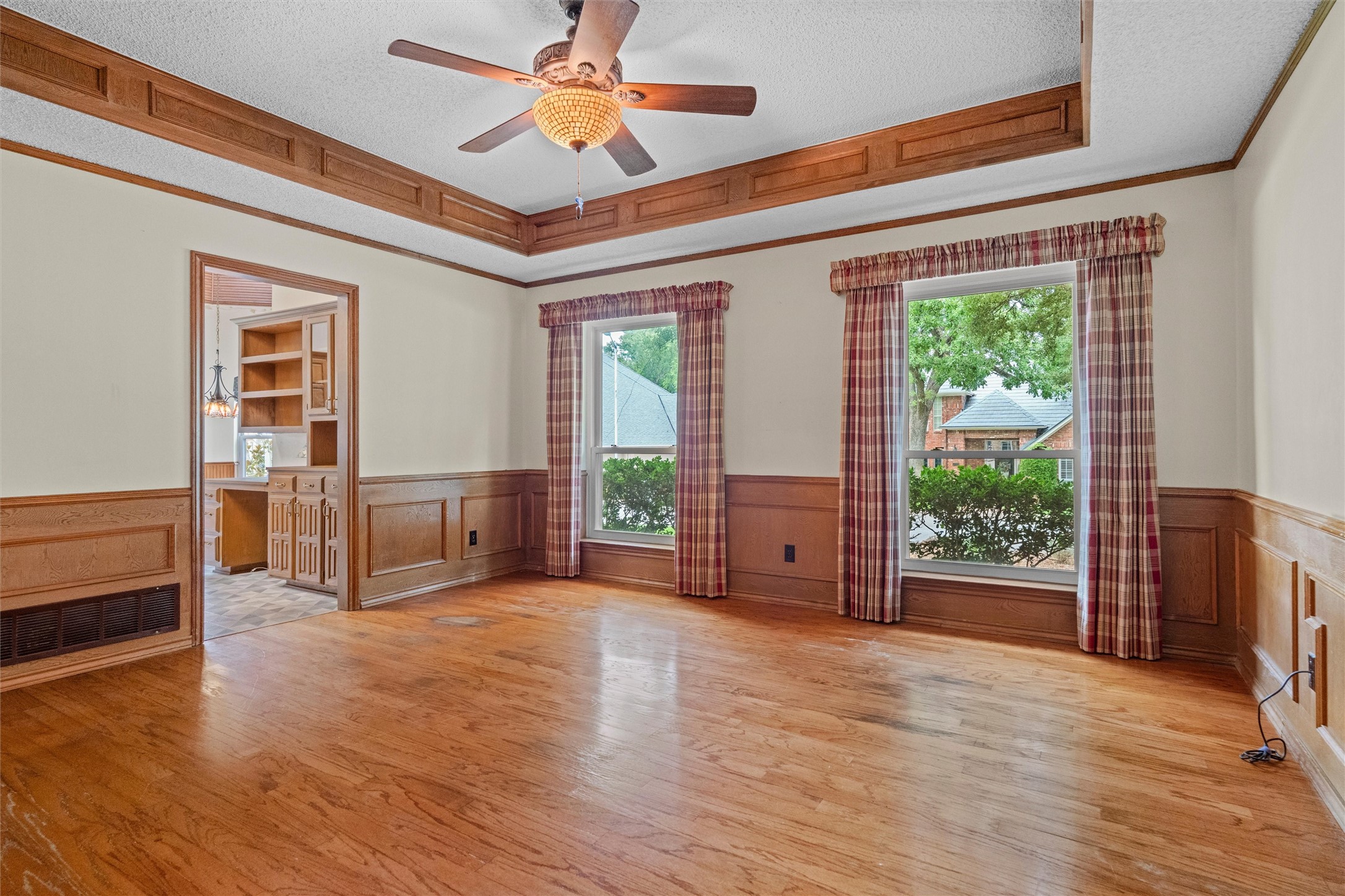 4930 High Creek Drive Arlington TX 76017