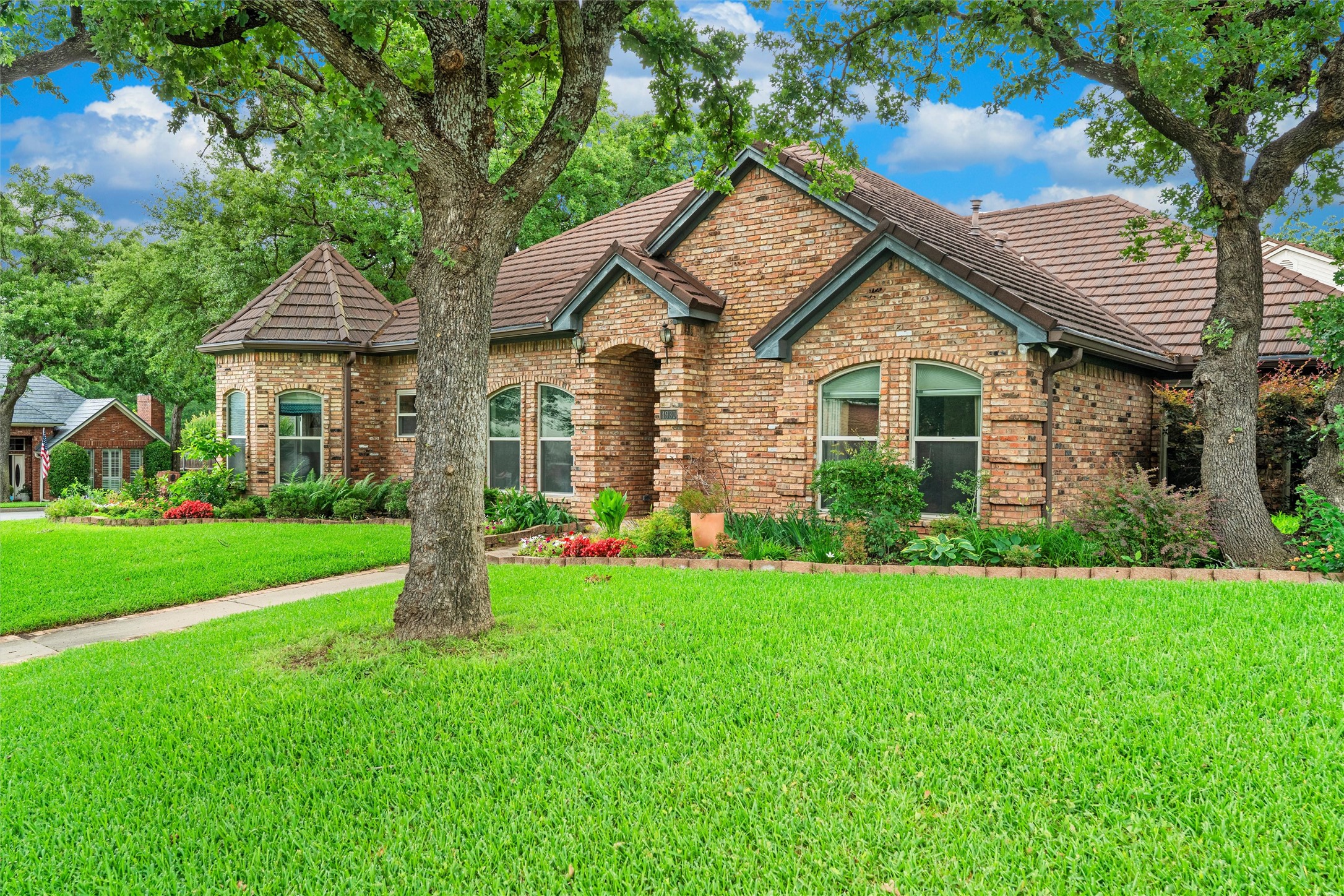 4930 High Creek Drive Arlington TX 76017
