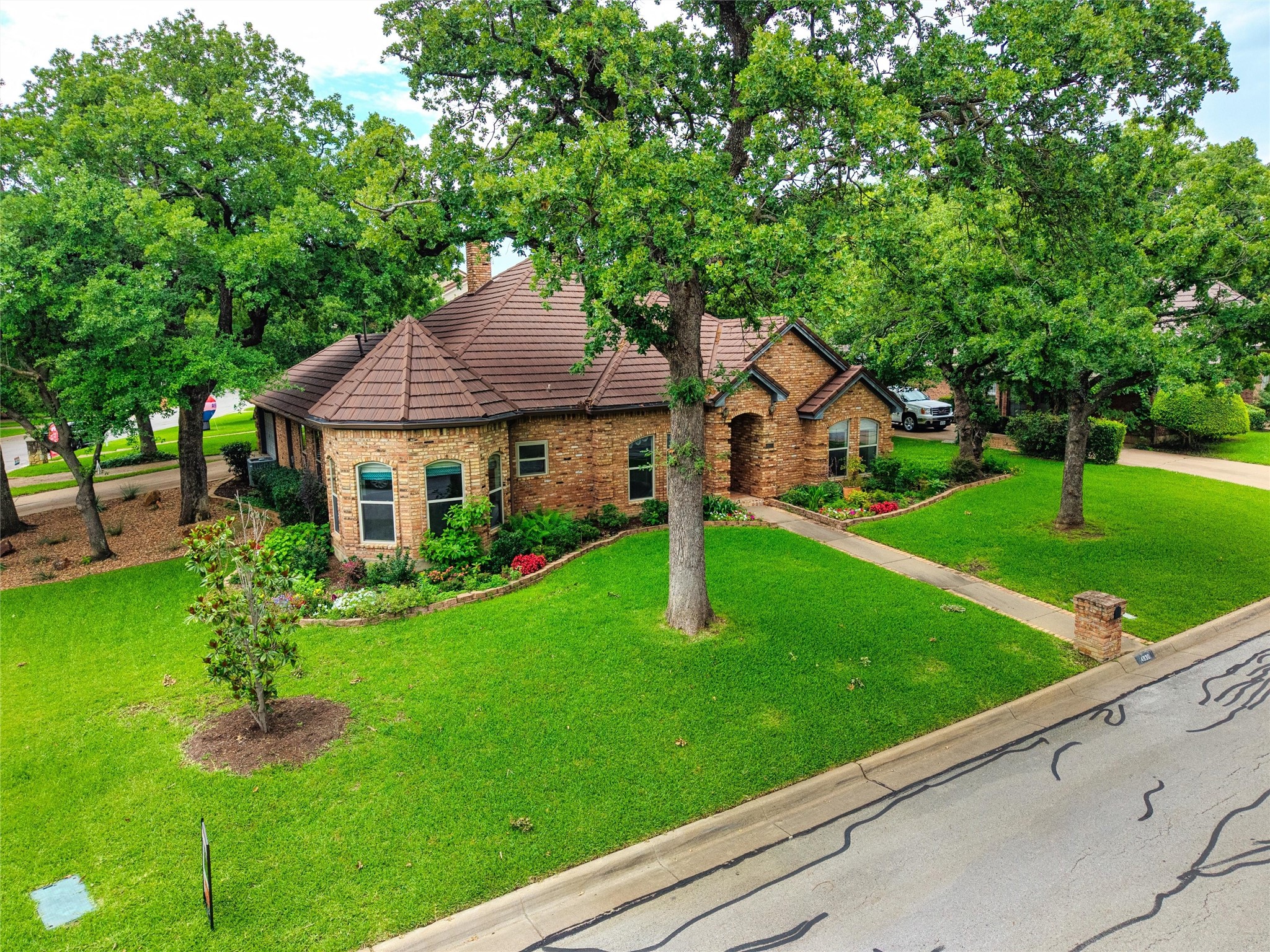 4930 High Creek Drive Arlington TX 76017