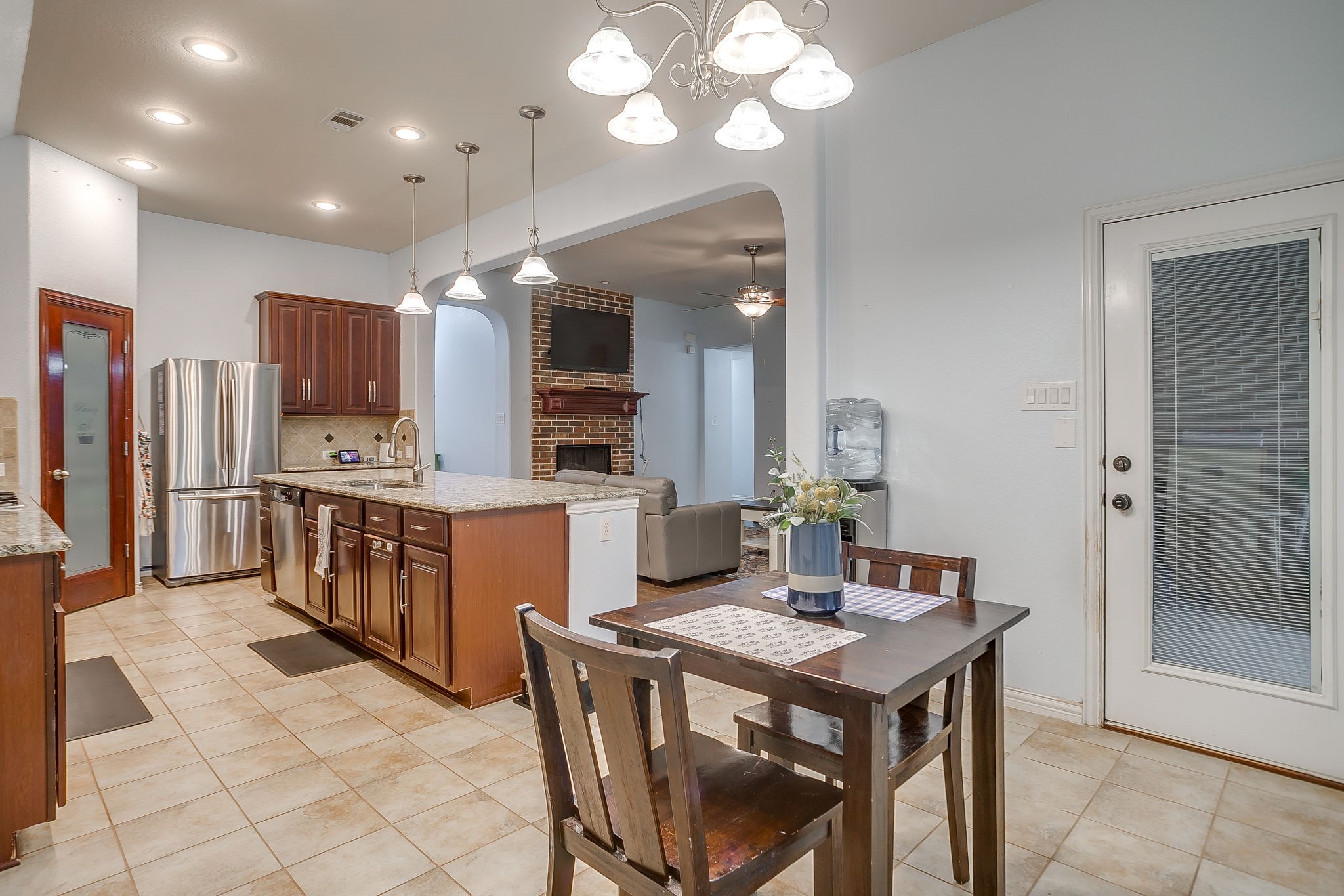 961 Tara Drive Burleson TX 76028