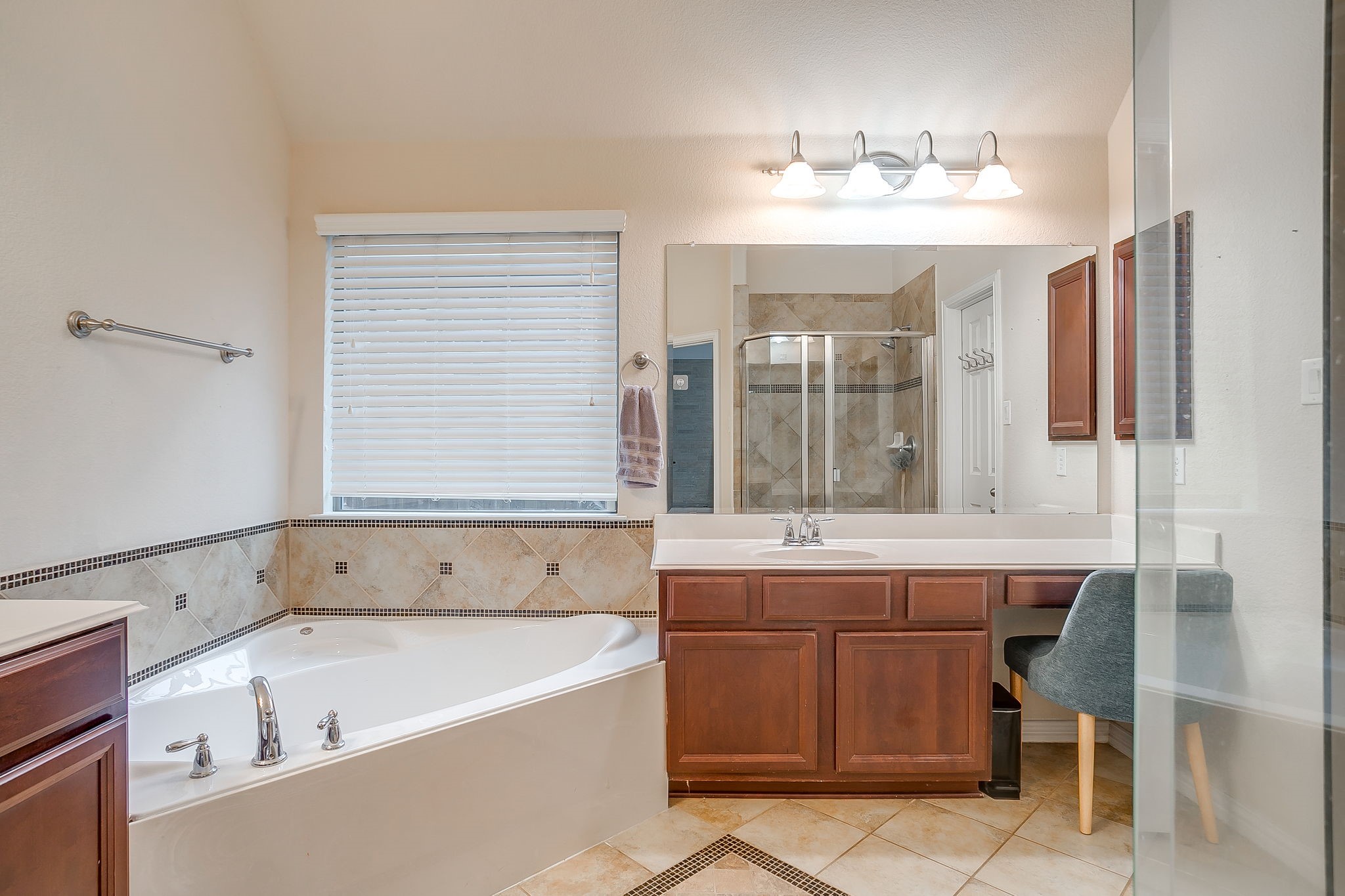 961 Tara Drive Burleson TX 76028