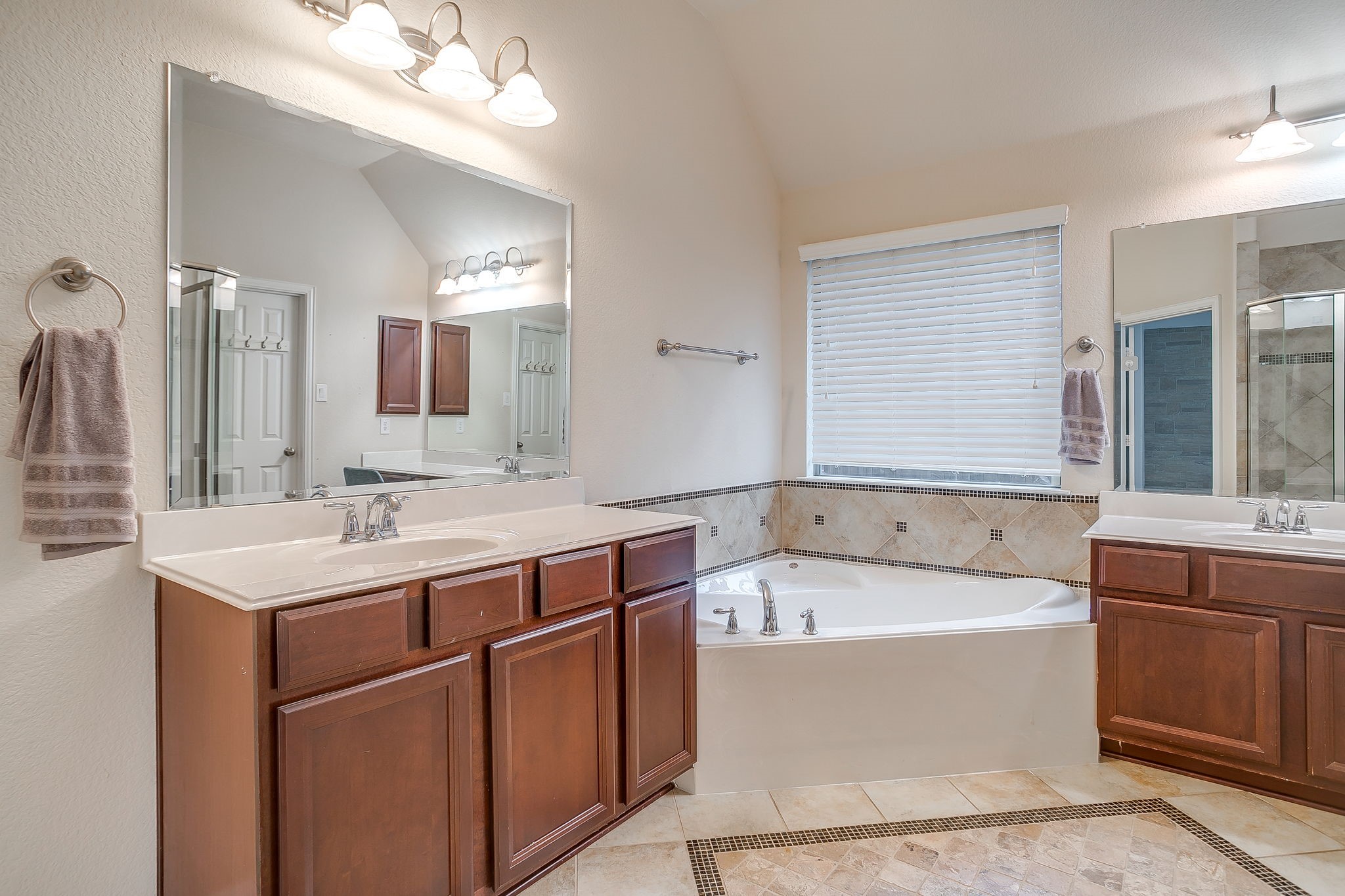 961 Tara Drive Burleson TX 76028