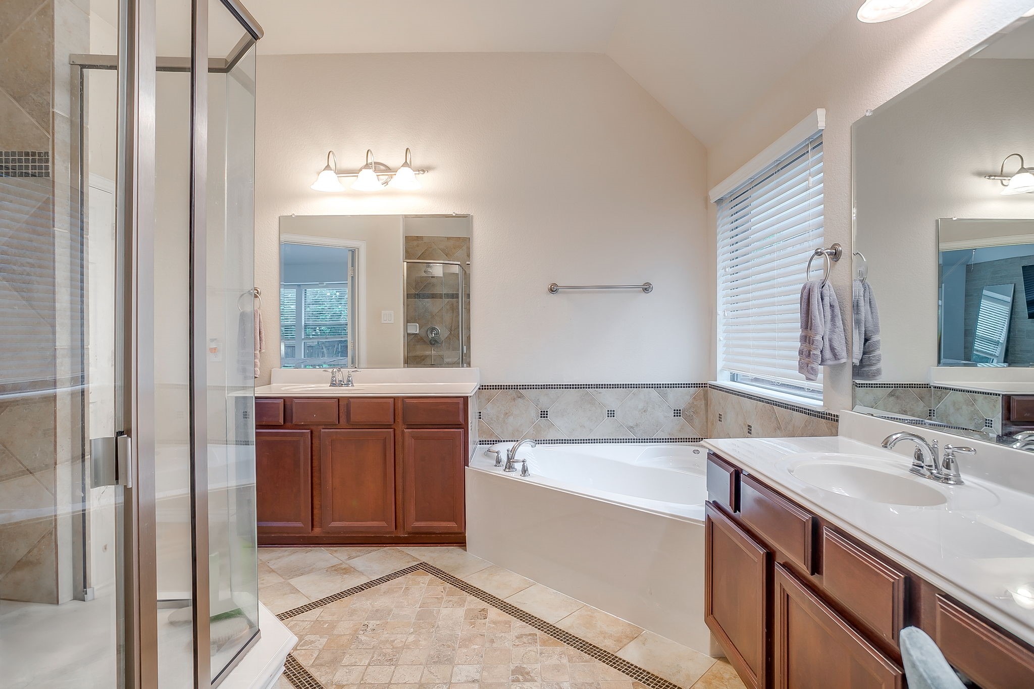 961 Tara Drive Burleson TX 76028