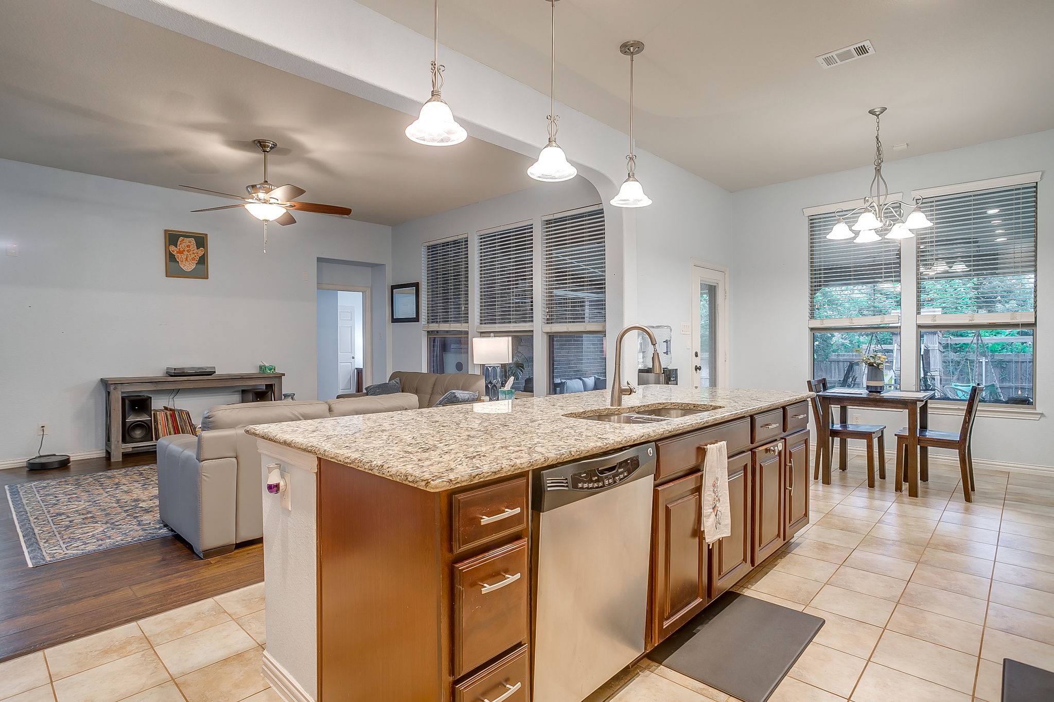 961 Tara Drive Burleson TX 76028