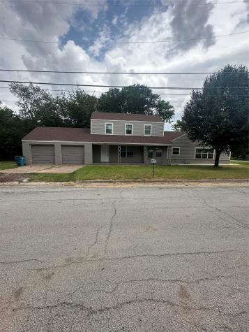 701 Hulme Street Bowie TX 76230