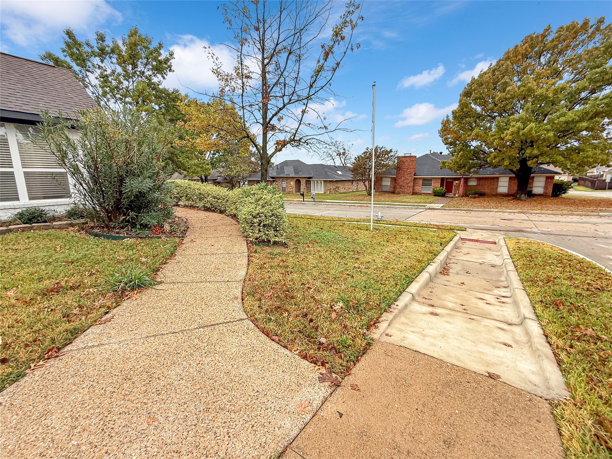 2402 Country Valley Road Garland TX 75041