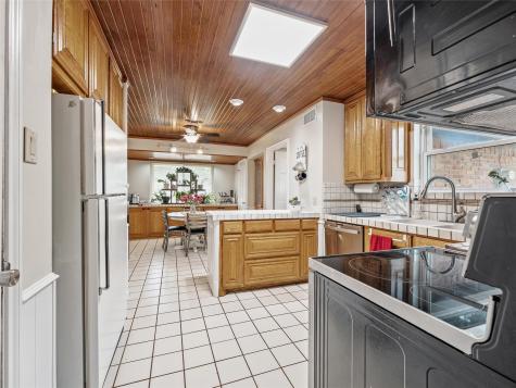 2119 Prestonwood Drive Arlington TX 76012