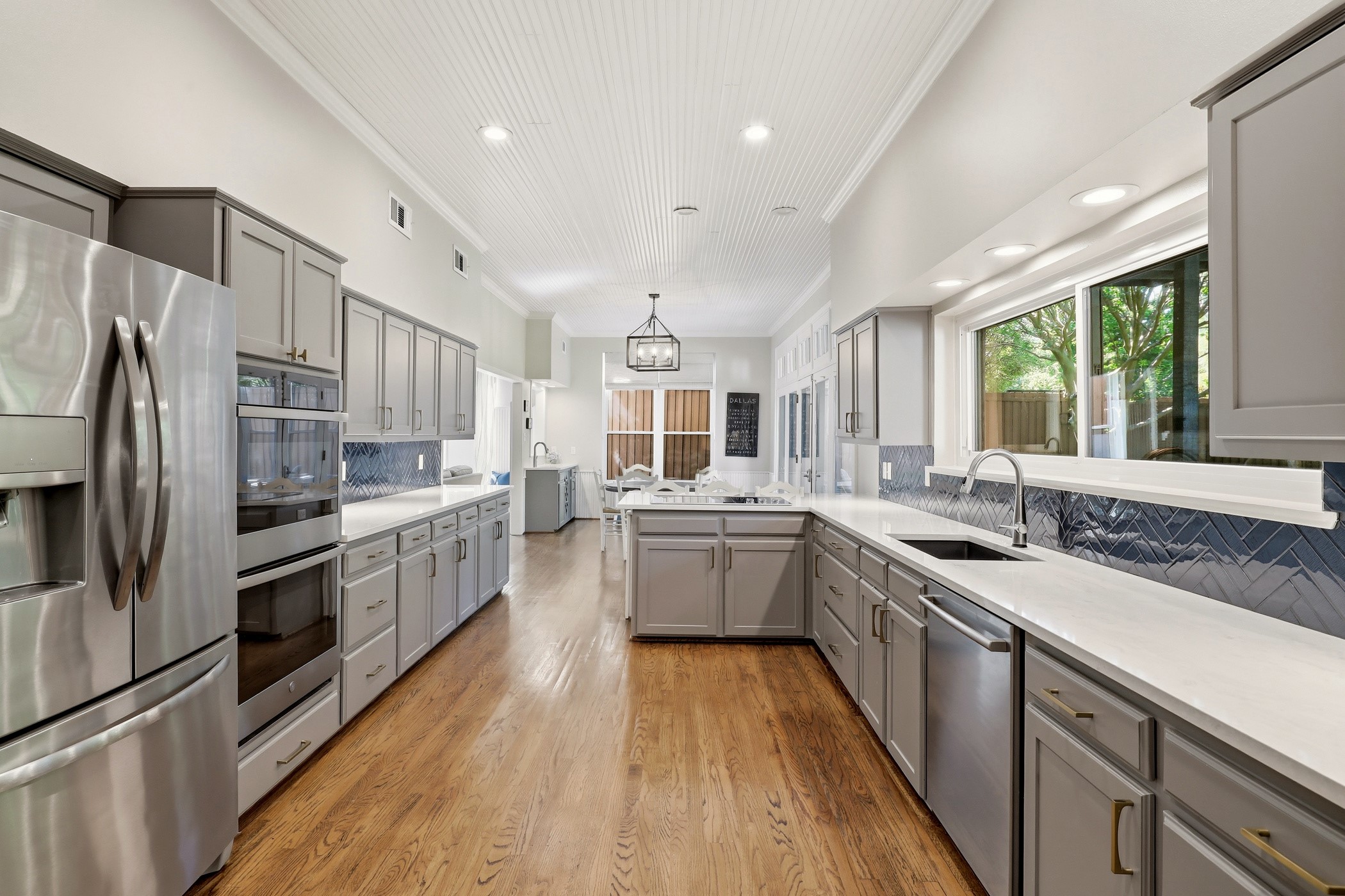 8814 Sanshire Avenue Dallas TX 75231