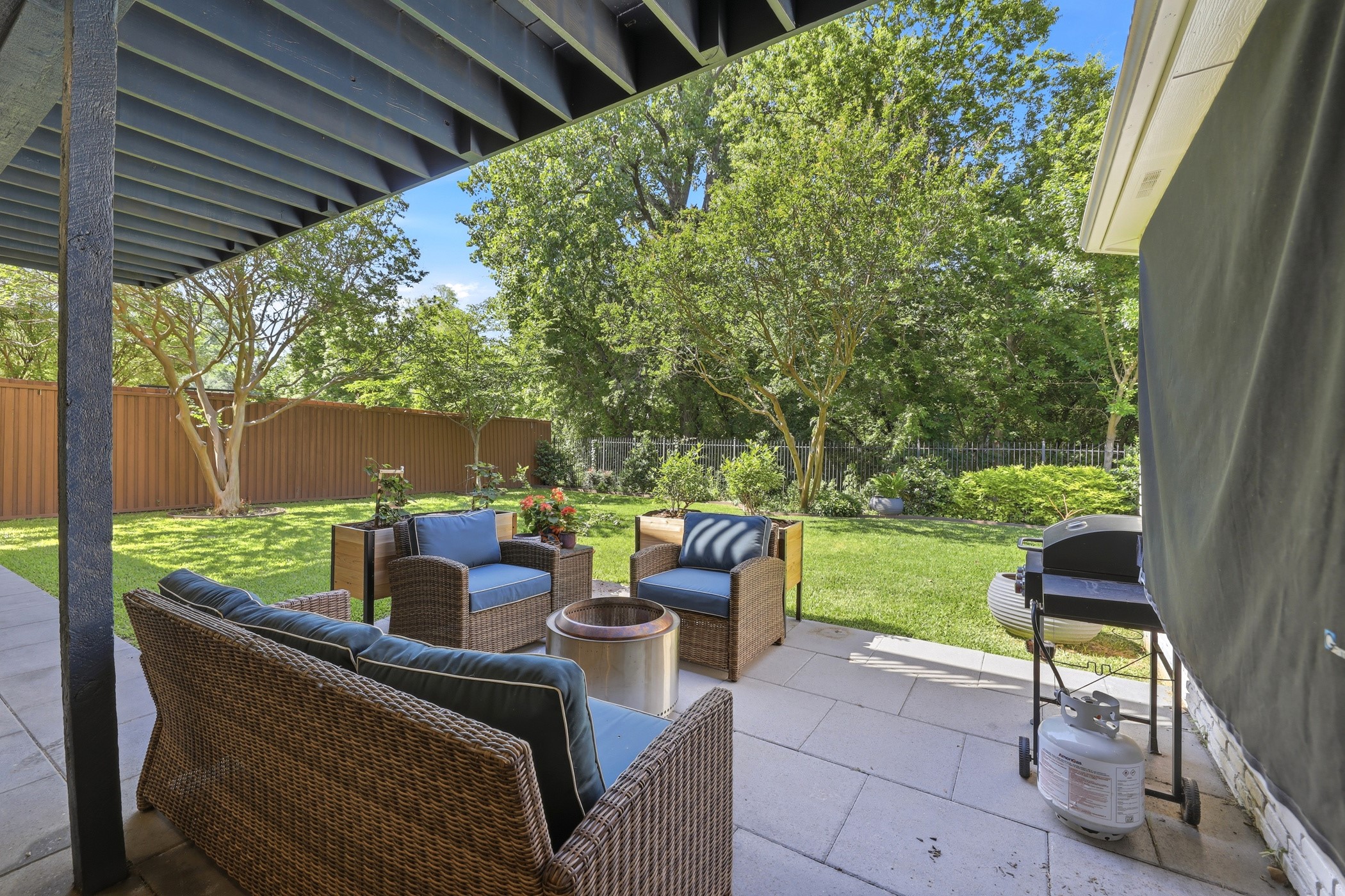 8814 Sanshire Avenue Dallas TX 75231