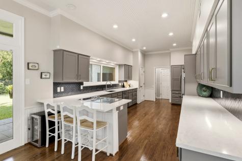 8814 Sanshire Avenue Dallas TX 75231