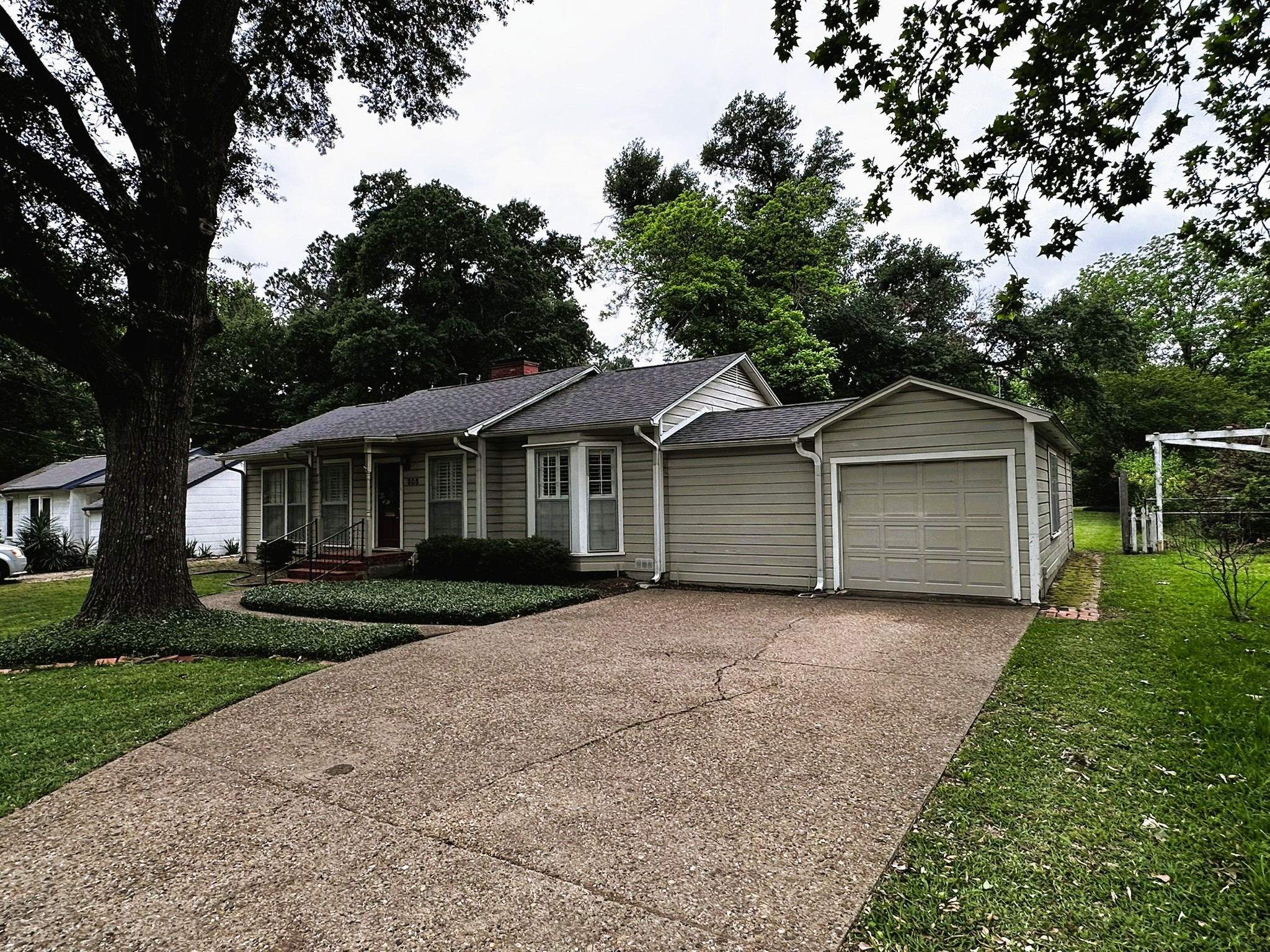305 Grace Lane Terrell TX 75160