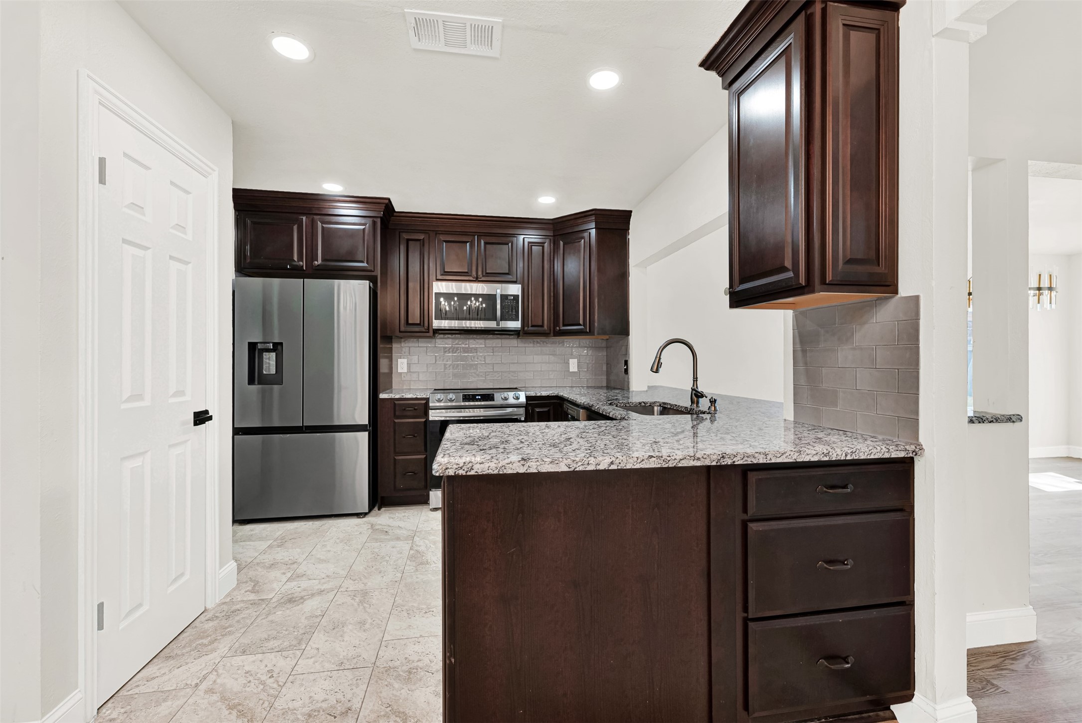 126 Sunnydale Lewisville TX 75067