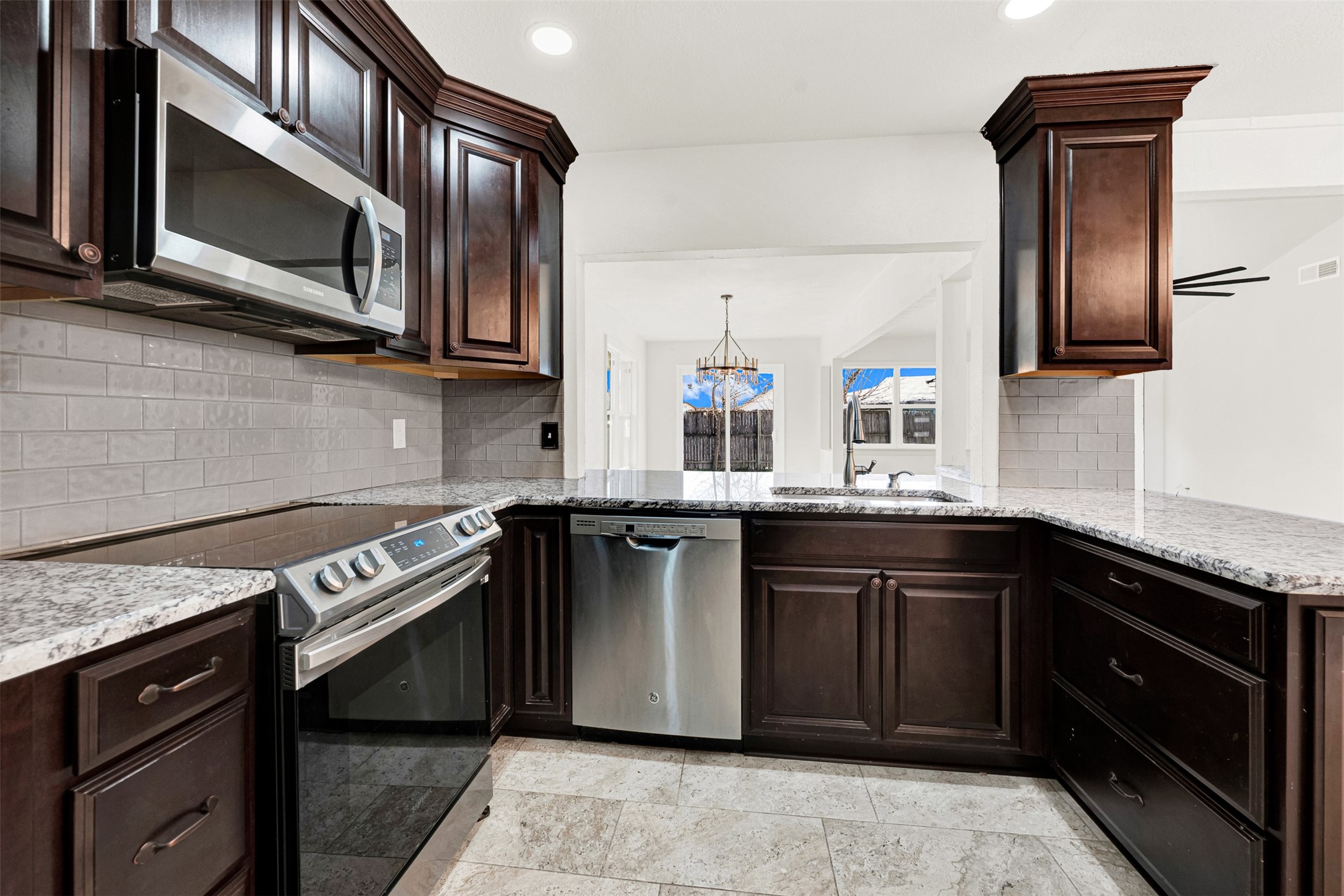126 Sunnydale Lewisville TX 75067