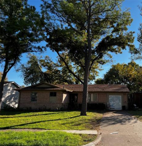 117 W Cober Drive Grand Prairie TX 75051