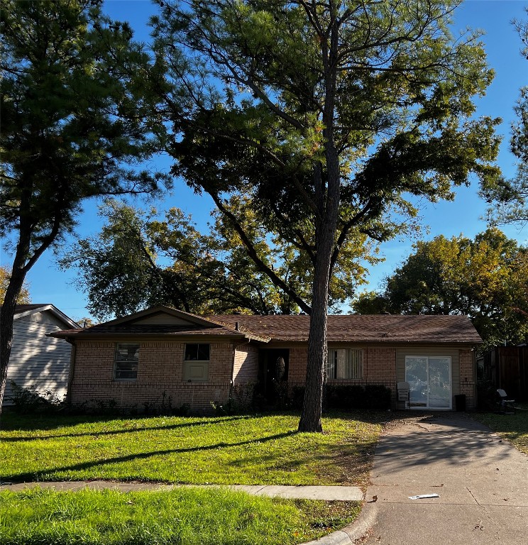 117 W Cober Drive Grand Prairie TX 75051