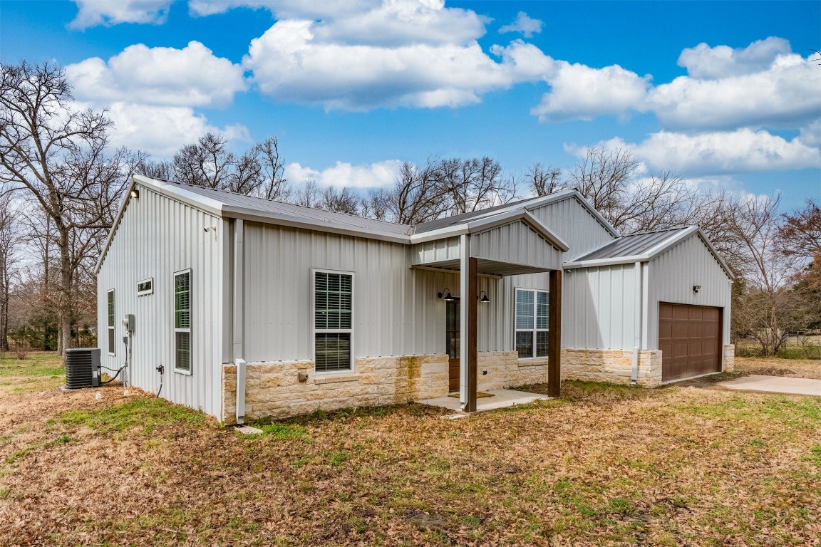 422 County Road 4101 Greenville TX 75401