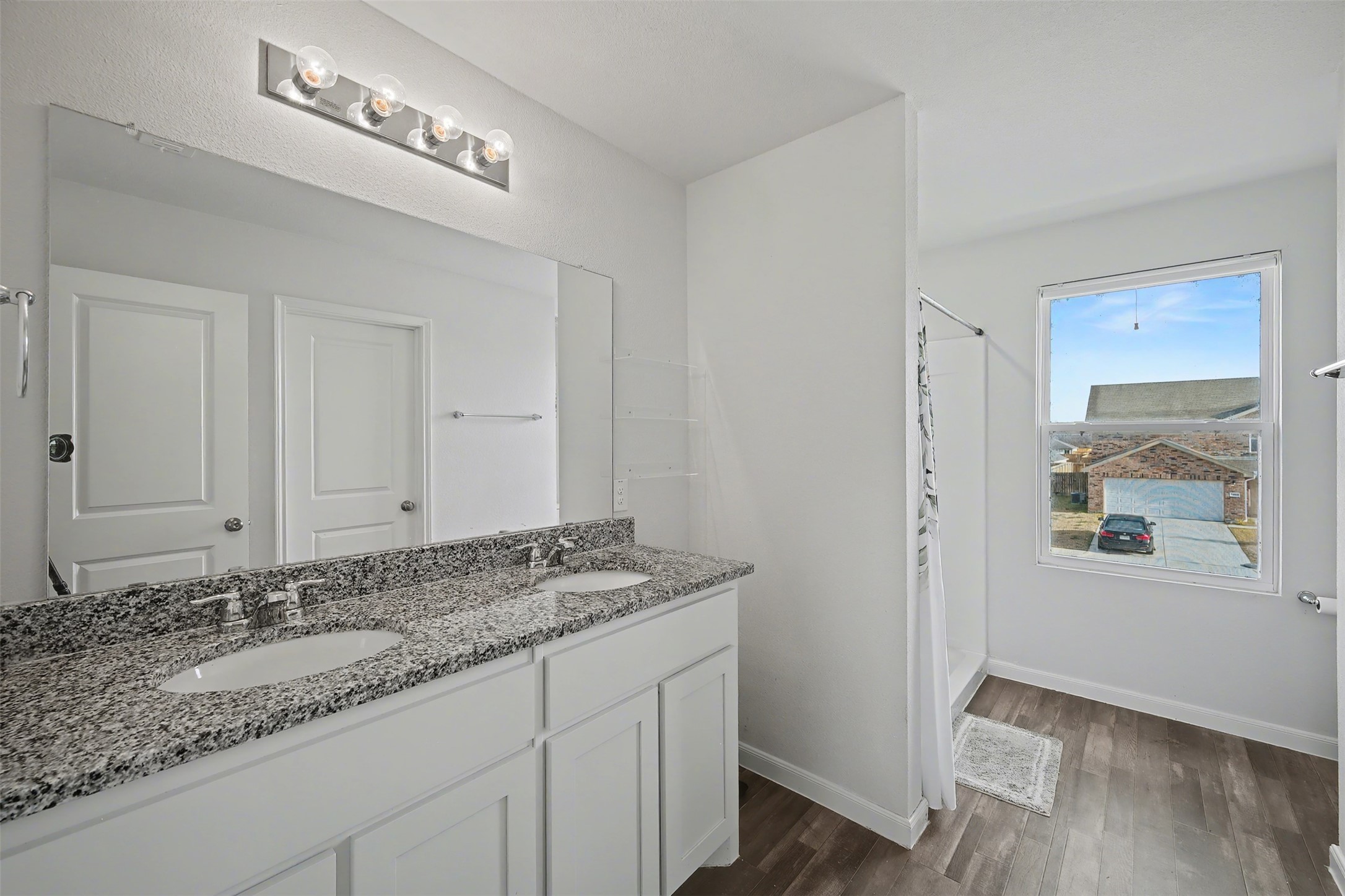3557 Chestnut Oak Drive Dallas TX 75253