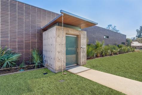 1302 Eastus Drive Dallas TX 75208
