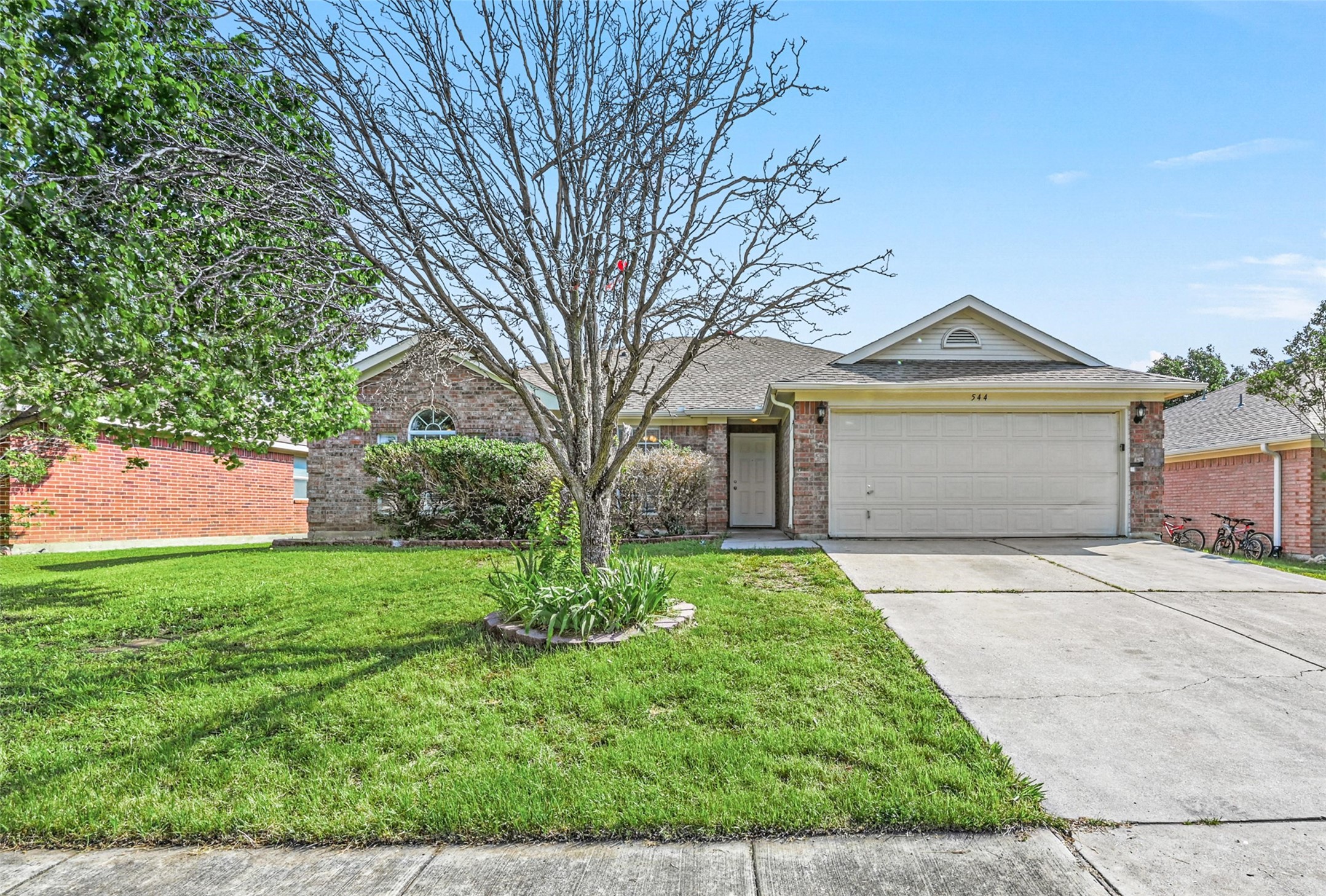 544 Cambridge Drive Saginaw TX 76179