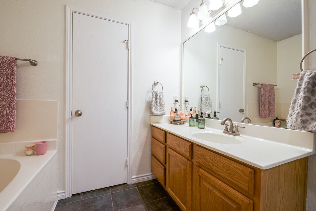943 Morgan Drive Burleson TX 76028