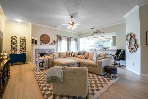 943 Morgan Drive Burleson TX 76028