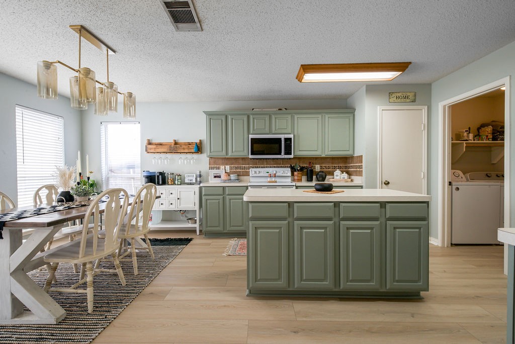943 Morgan Drive Burleson TX 76028