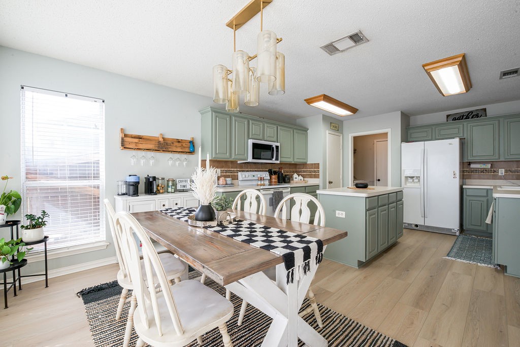 943 Morgan Drive Burleson TX 76028