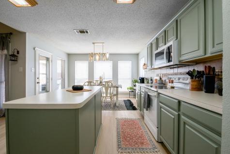 943 Morgan Drive Burleson TX 76028