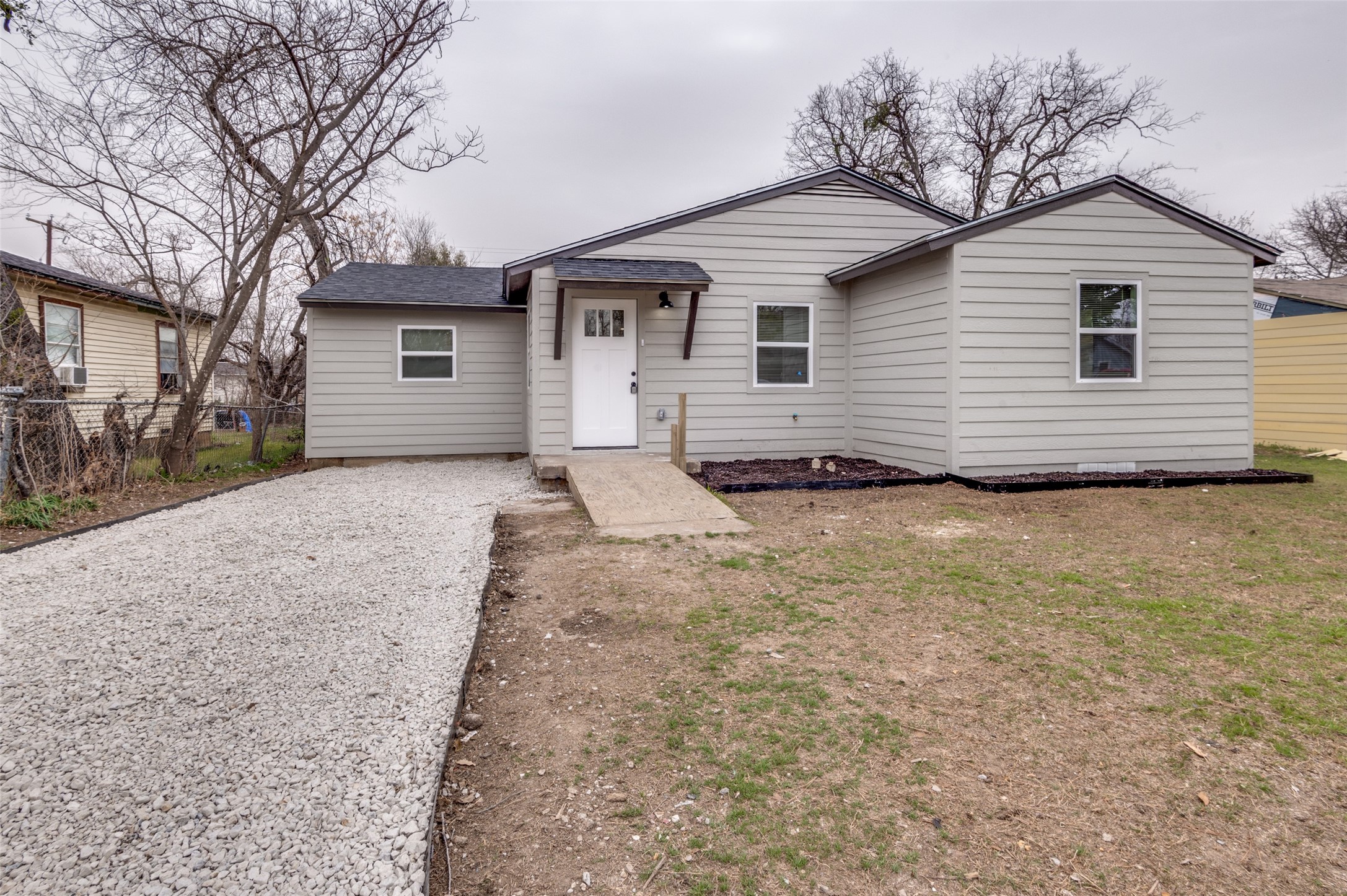 505 Royal Avenue Grand Prairie TX 75051