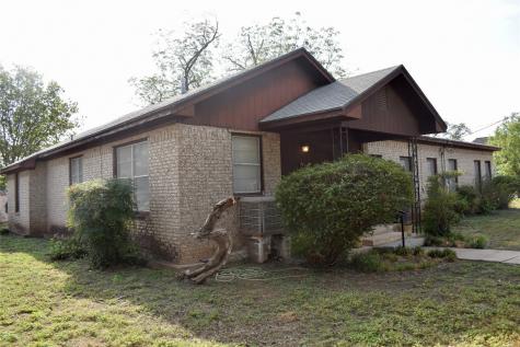 1002 N High Street Brady TX 76825