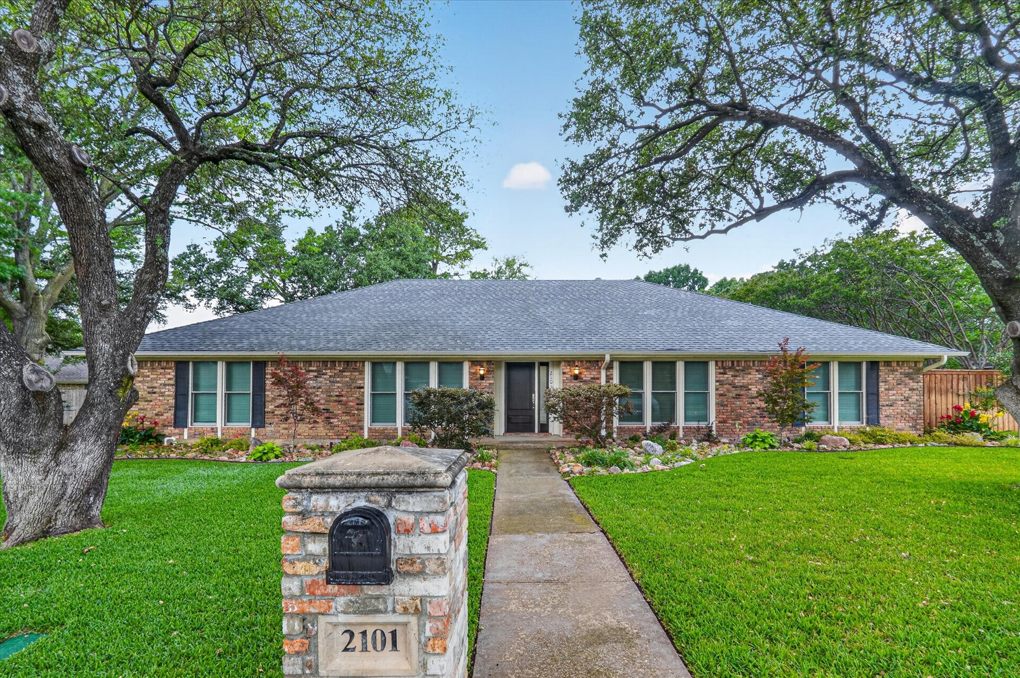2101 Brentgate Drive Arlington TX 76017