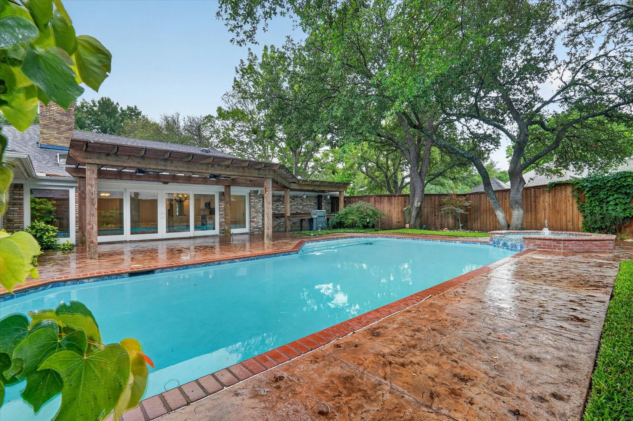2101 Brentgate Drive Arlington TX 76017