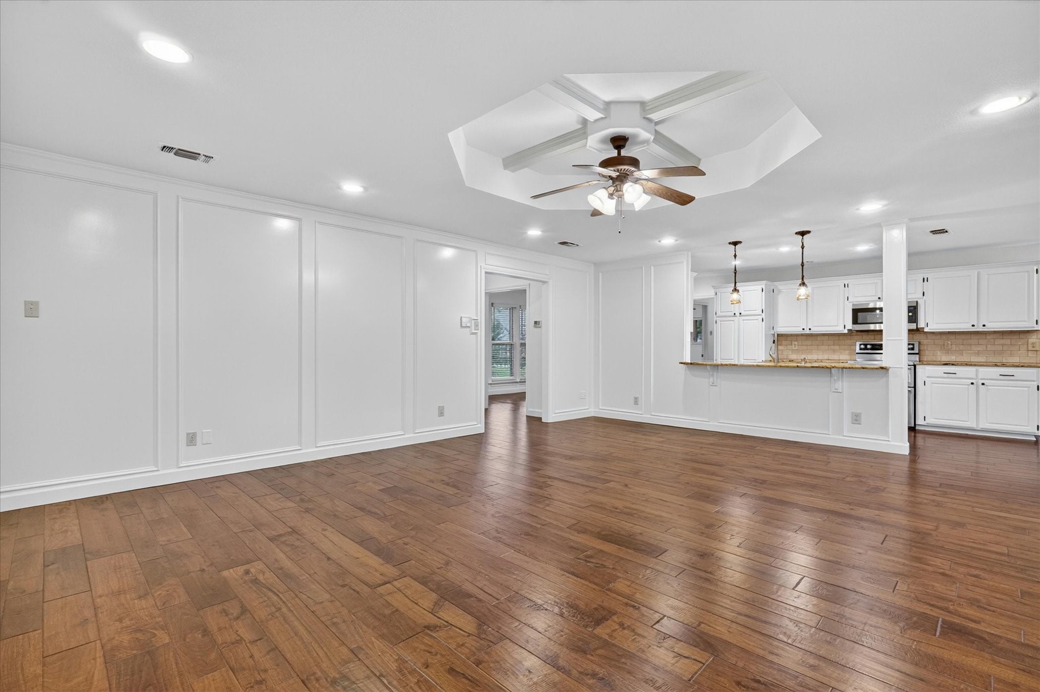 2101 Brentgate Drive Arlington TX 76017