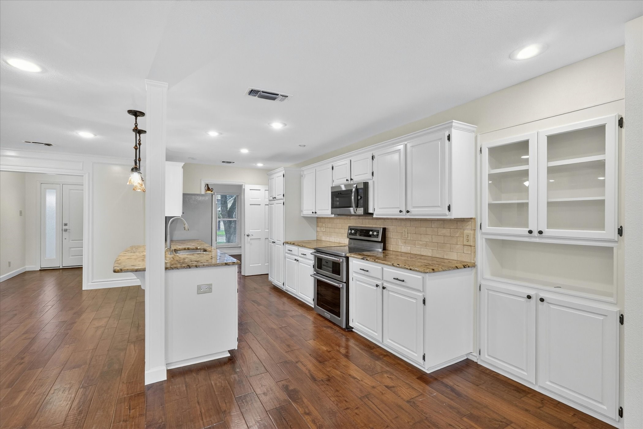 2101 Brentgate Drive Arlington TX 76017
