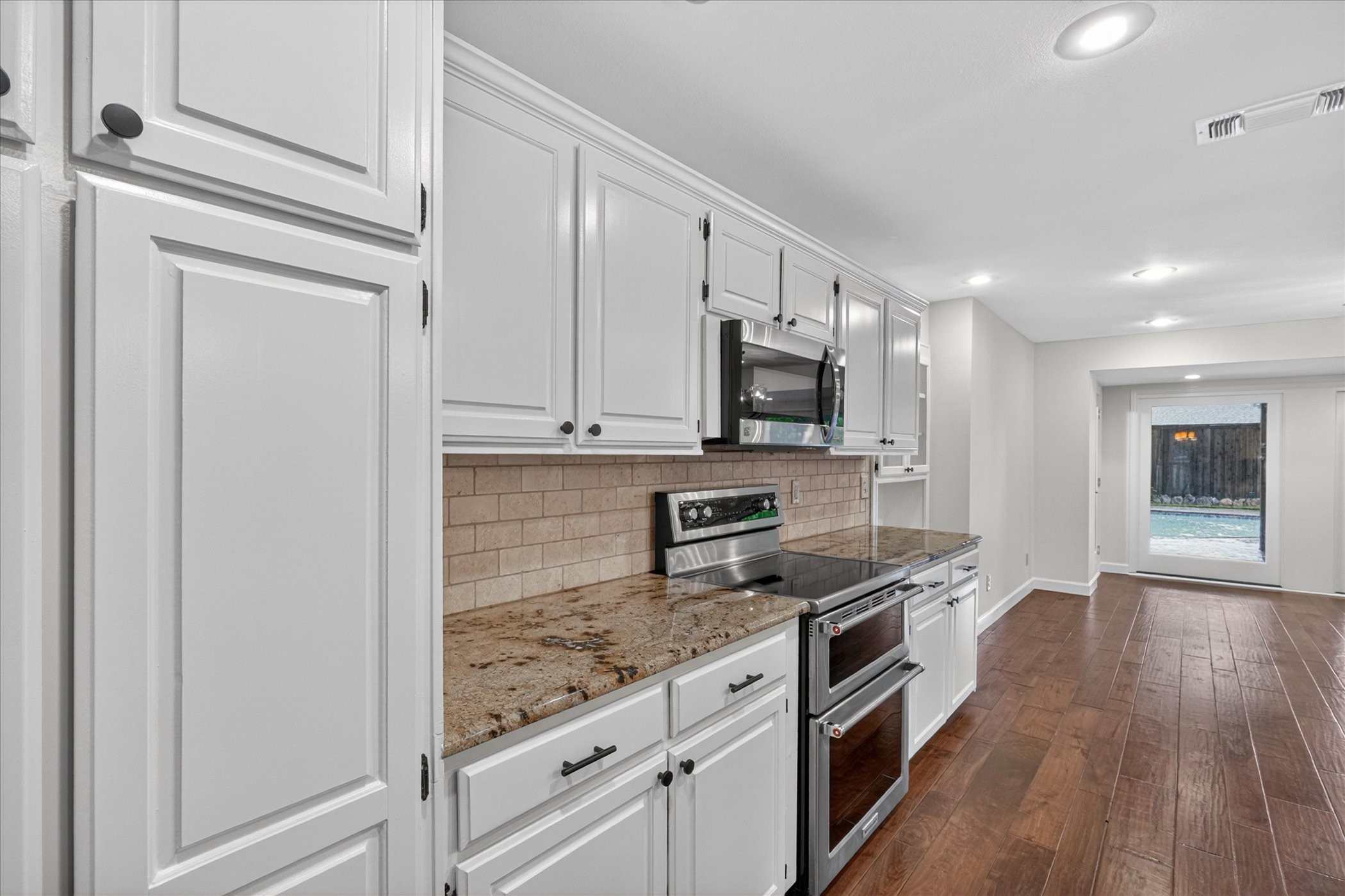 2101 Brentgate Drive Arlington TX 76017