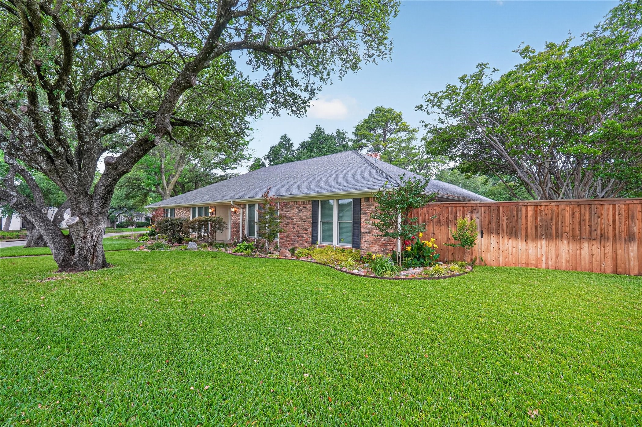 2101 Brentgate Drive Arlington TX 76017