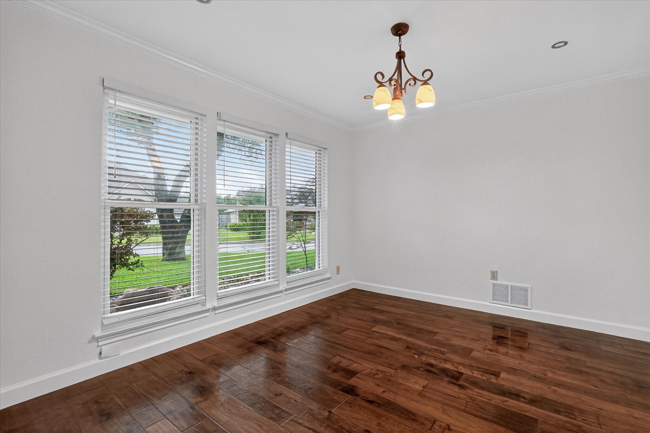 2101 Brentgate Drive Arlington TX 76017